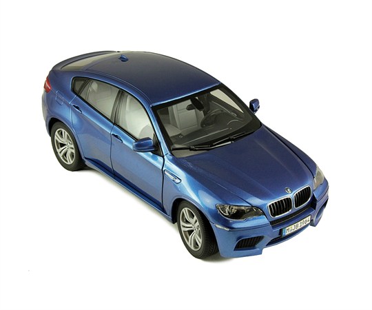 Машинка BMW X6M E71 - В масштабе 1:18