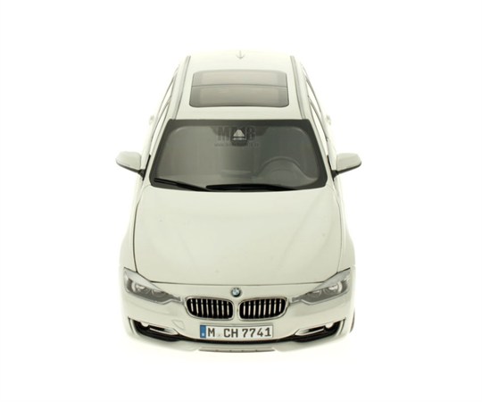 Машинка BMW 3-ей серии F31 - В масштабе 1:18