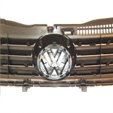 Решетка радиатора Passat с эмблемой VW